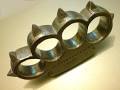 knuckle duster or idikatta