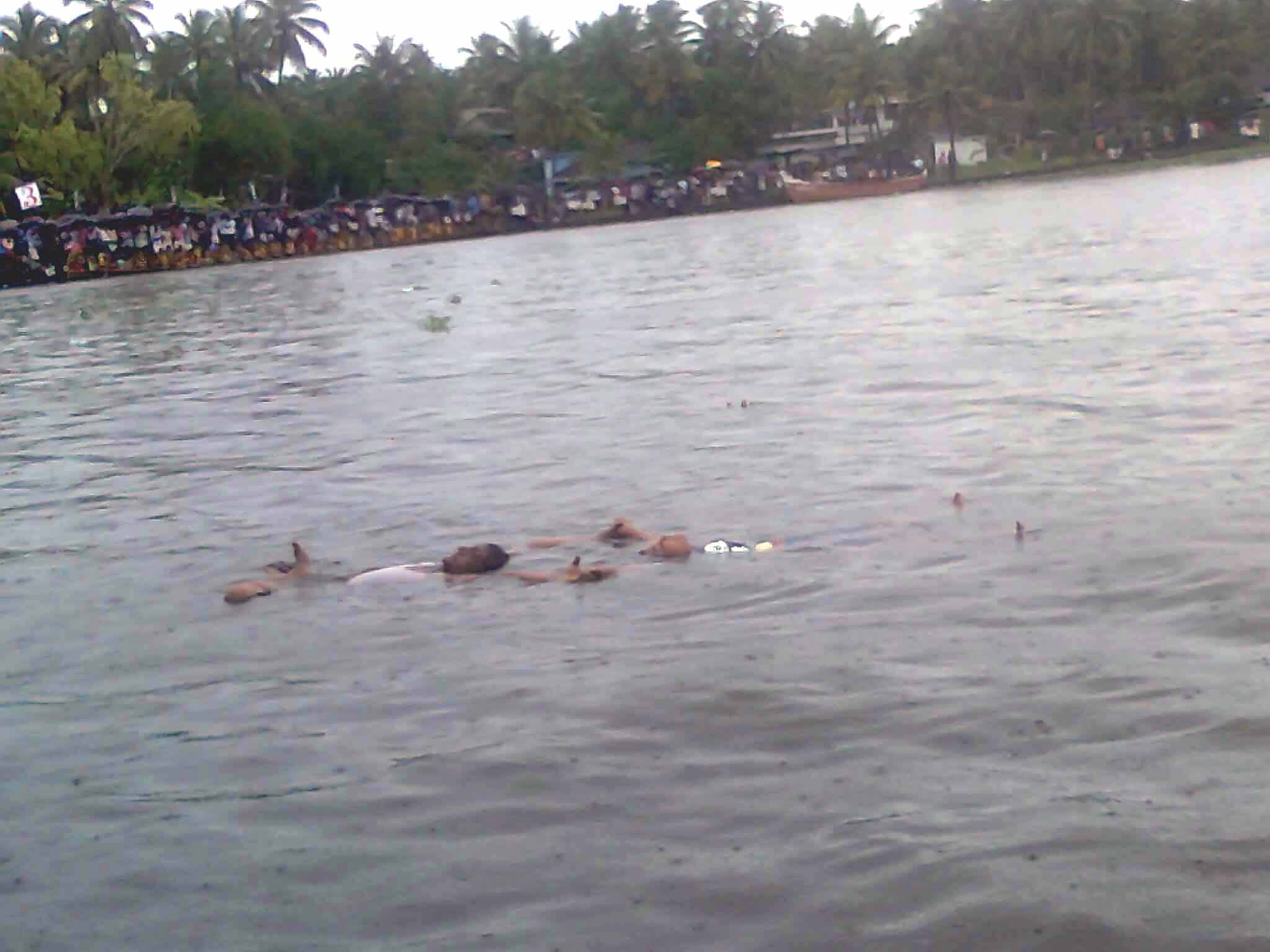 Waterfloating in kayamkulam lake Mathew & Shelly